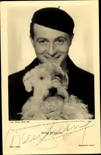 Ak Schauspieler Willy Fritsch, Portrait mit Mütze, Terrier, Autogramm