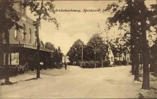 Ak Apeldoorn-Gelderland, Arnhemscheweg