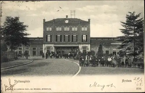 Ak Arnhem Gelderland Niederlande, Stationsplein, Bahnhof