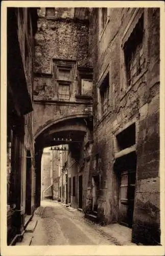 Ak Viviers Ardèche, Rue de la Republique, Old Arceaux