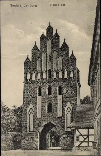 Ak Neubrandenburg in Mecklenburg, Neues Tor