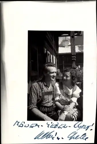 Foto Schauspieler Albin Skoda, Portrait in Lederhose, Frau, Autogramm