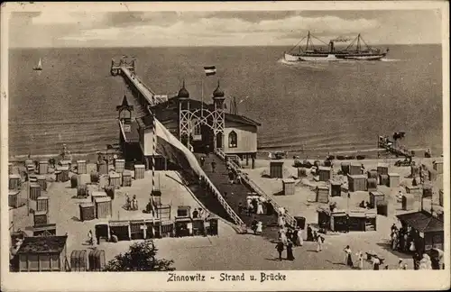 Ak Ostseebad Zinnowitz auf Usedom, Strand, Brücke, Dampfschiff