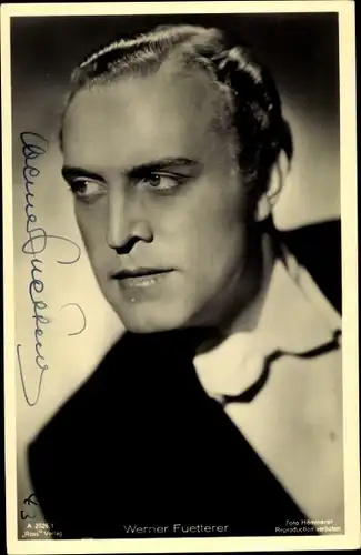 Ak Schauspieler Werner Fuetterer, Portrait, Fliege, Ross Verlag A 2526 1, Autogramm