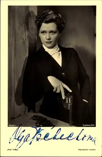 Ak Schauspielerin Olga Tschechowa, Portrait mit Revolver, Ross Verlag 9969 1, Autogramm