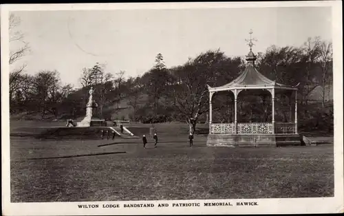 Ak Hawick Schottland, Wilton Lodge Musikpavillon und Patriotisches Denkmal