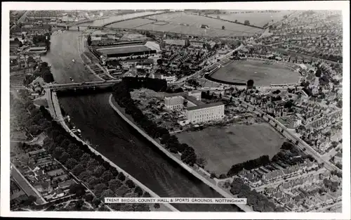 Ak Nottingham East Midlands England, Trent Bridge, County Hall, Sportplätze