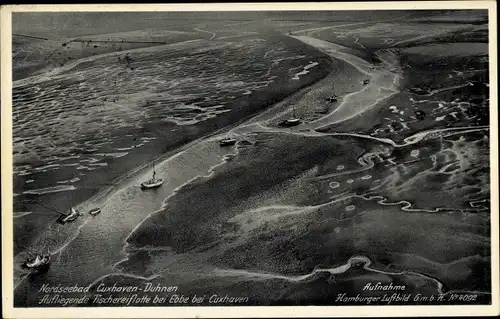 Ak Nordseebad Duhnen Cuxhaven, Fischereiflotte bei Ebbe, Luftbild