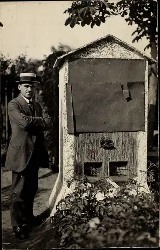 Foto Ak Ernst Jahn vor einem Bienenstand 1913, Bienenstock