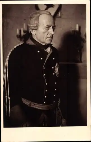 Foto Schauspieler Otto Gebühr in Uniform, Porträt