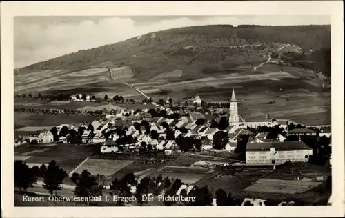 Ak Oberwiesenthal im Erzgebirge, Blick auf den Ort, Fichtelberg