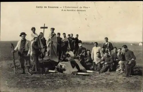 Ak Sissonne Aisne, Camp de Sissonne, Das Begräbnis des Vaters