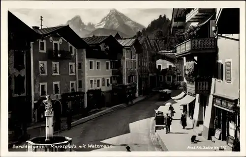 Ak Berchtesgaden, Marktplatz mit Watzmann, Brunnen
