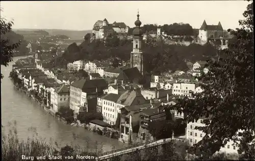 Foto Ak Burghausen an der Salzach Oberbayern, Burg und Stadt von Norden