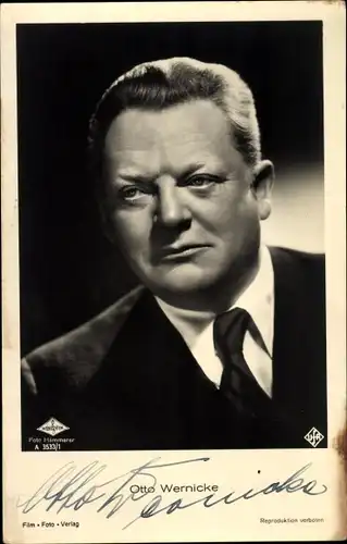 Ak Schauspieler Otto Wernicke, Portrait im Anzug, Ufa Film, Autogramm