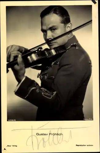 Ak Schauspieler Gustav Fröhlich, Portrait, Geige spielend, Uniform, Ross Verlag 9258/4, Autogramm