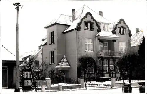 Ak Bad Driburg in Westfalen, Blick auf das Wohnhaus, Winter