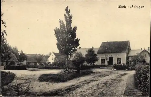 Ak Wiek auf der Insel Rügen, Straßenpartie, Geschäft, Häuser