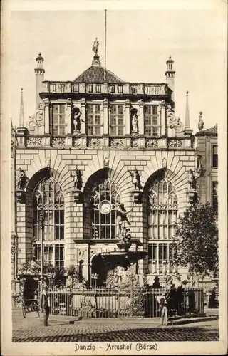 Ak Danzig, Partie am Artushof Börse, Vorderansicht