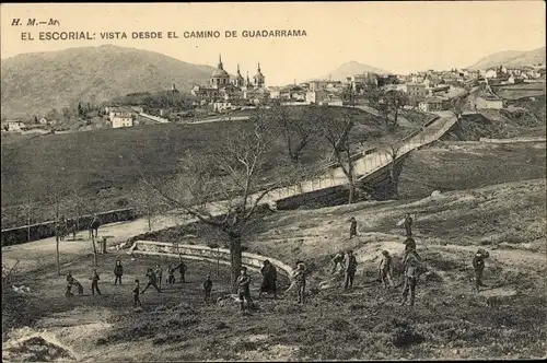 Ak San Lorenzo de El Escorial Madrid, Blick vom El Camino de Guadarrama