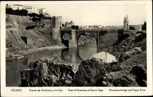 Ak Toledo Kastilien La Mancha Spanien, Puente de Alcántara und Rio Tajo