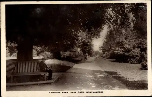 Ak Northampton Northamptonshire England, Abington Park, Osttor
