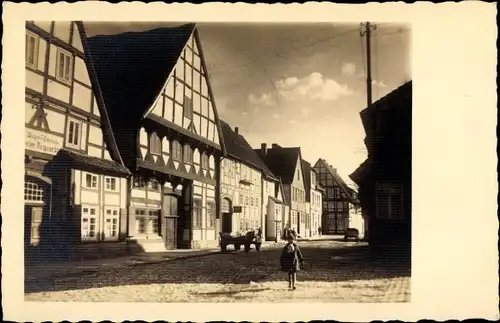 Foto Ak Rinteln an der Weser Kreis Schaumburg, Brenner Straße, Huf und Wagen Schmiede W. Requardt