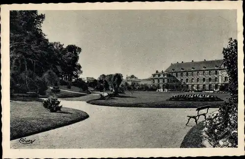 Ak Cambrai Nord, The College, eine Ecke des Public Garden