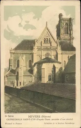 Ak Nevers Nièvre, Kathedrale Saint-Cyr, Westfassade, davor eine Apsis