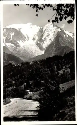 Ak Saint Gervais les Bains Haute Savoie, die Straße nach Megève, Mont-Blanc