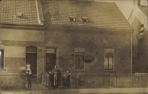 Foto Ak Willich am Niederrhein, Wohnhaus Nr. 62b, Anwohner