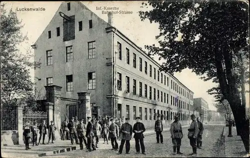 Ak Luckenwalde in Brandenburg, Infanterie-Kaserne, Bahnhofstraße