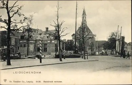 Ak Leidschendam Südholland, Straßenpartie, Kirche