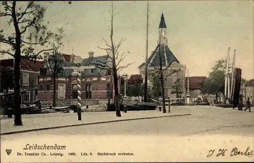 Ak Leidschendam Südholland, Straßenpartie, Kirche