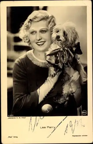 Ak Schauspielerin Lee Parry, Portrait mit Hund, Autogramm