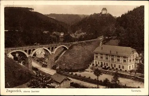 Ak Ziegenrück an der Saale Thüringen, Turnhalle, Brücke