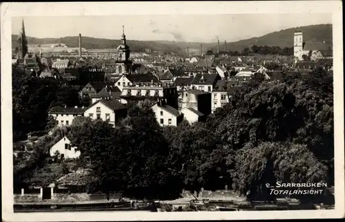 Foto Ak Saarbrücken, Gesamtansicht mit Basilika St Johann