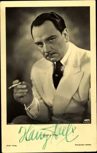 Ak Schauspieler Harry Piel, Portrait, Zigarette, Autogramm
