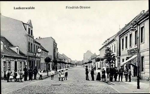 Ak Luckenwalde im Kreis Teltow Fläming, Kinder, Friedrichstraße, Laden Borsdorf