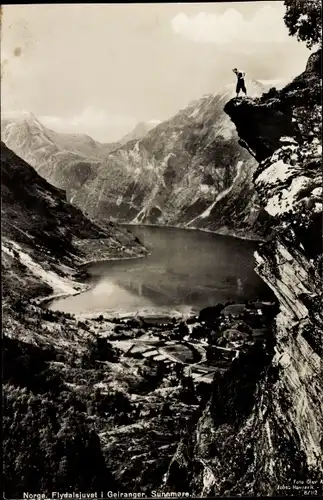 Ak Sunnmøre Norwegen, Flydalsjuvet i Geiranger