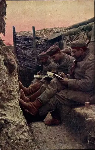 Ak Beim Schreiben der Feldpost im Schützengraben, Deutsche Soldaten, I WK