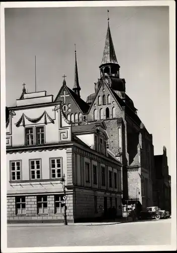 Ak Güstrow in Mecklenburg, Pfarrkirche, Rathaus