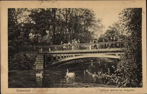 Ak Düsseldorf am Rhein, goldene Brücke im Hofgarten, Schwäne