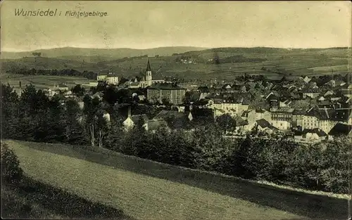 Ak Wunsiedel im Fichtelgebirge Oberfranken, Panorama, Kirche