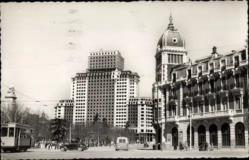 Ak Madrid, Spanien, Plaza de España-Gebäude, Straßenbahn