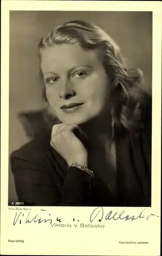 Ak Schauspielerin Viktoria von Ballasko, Portrait, Ross Verlag A 3090 1, Autogramm