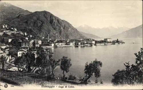 Ak Menaggio Lago di Como Lombardei, Blick nach See und Ort