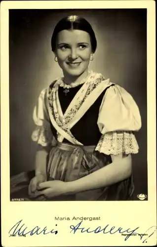 Ak Schauspielerin Maria Andergast, Portrait in Tracht, Ross Verlag 8775/1, Autogramm