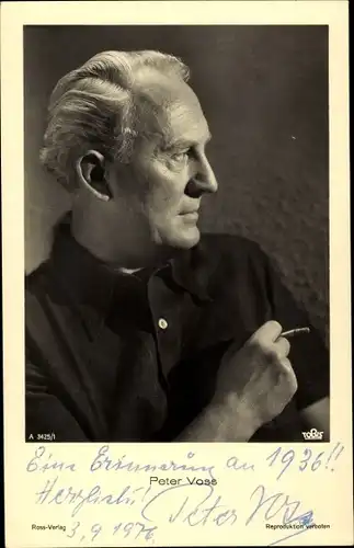 Ak Schauspieler Peter Voss, Ross Verlag 3425/1, Portrait, Zigarette, Autogramm