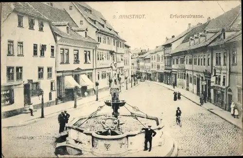 Ak Arnstadt Thüringen, Erfurter Straße, Brunnen, Geschäfte